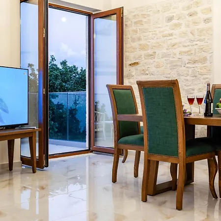 Willa Maroulas Natura Palace Giannoudi (Crete)